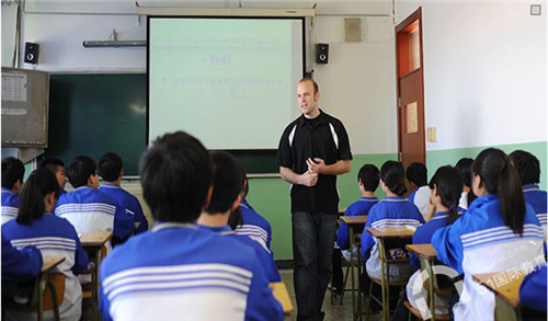 北京私立新亚中学高中DSD项目班有什么特色优势？