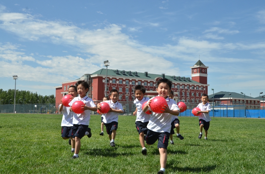 北京爱迪国际学校双语幼儿园活泼可爱的孩子们
