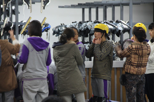 上海实验学校剑桥教育中心的溜冰体验活动