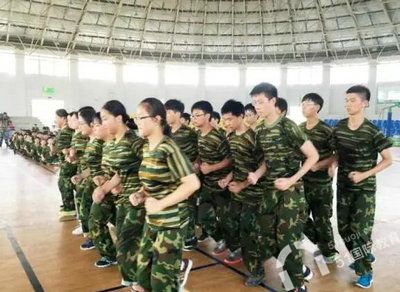 中加枫华国际学校2016高一新生军训汇演：表演