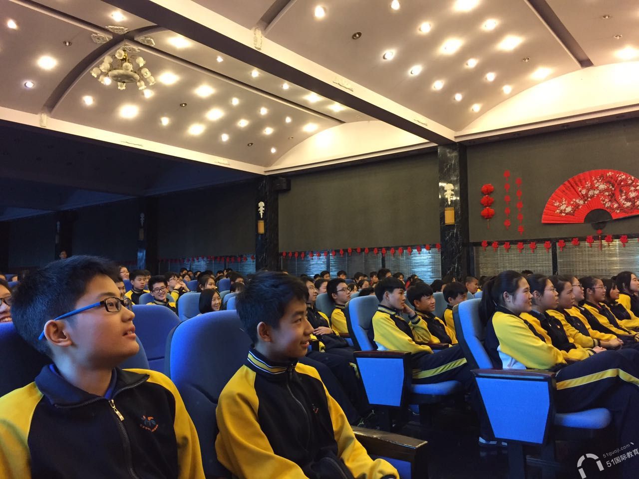北京中关村外国语学校解读出国留学的意义