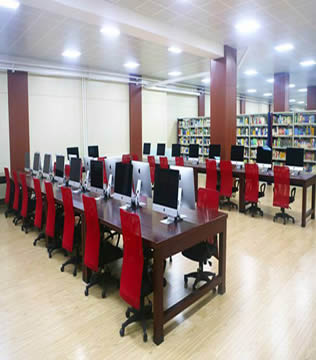 北京王府学校电子阅览室