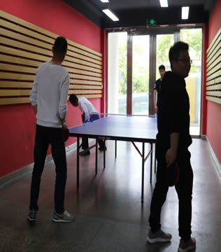 美国林登中学上海分校乒乓球室