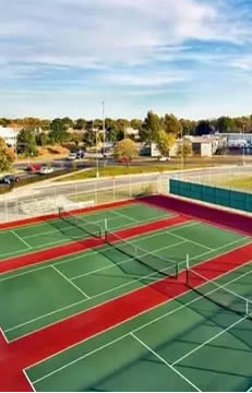 上海东鼎外国语学校剑桥双语部羽毛球场、网球场