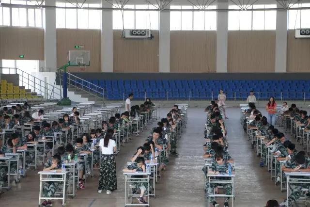中加枫华国际高中生活从BC入学考试开始！