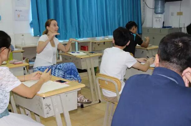 上海艾文豪国际高中新学期教师工作准备