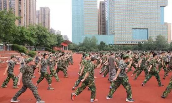 成都七中国际高中学生军训感悟