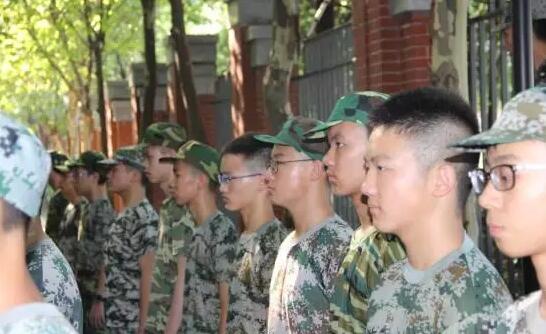 成都七中国际高中学生军训感悟