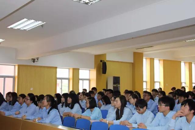 上海艾文豪国际学校新学期开学的第一天