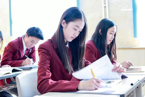 北京爱迪美国高中10年级入学要求有哪些？