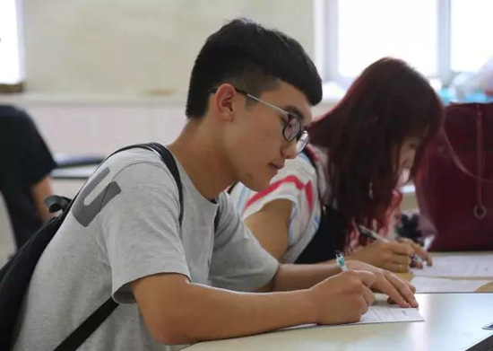 北京爱迪国际学校美国高中11年级入学要求？