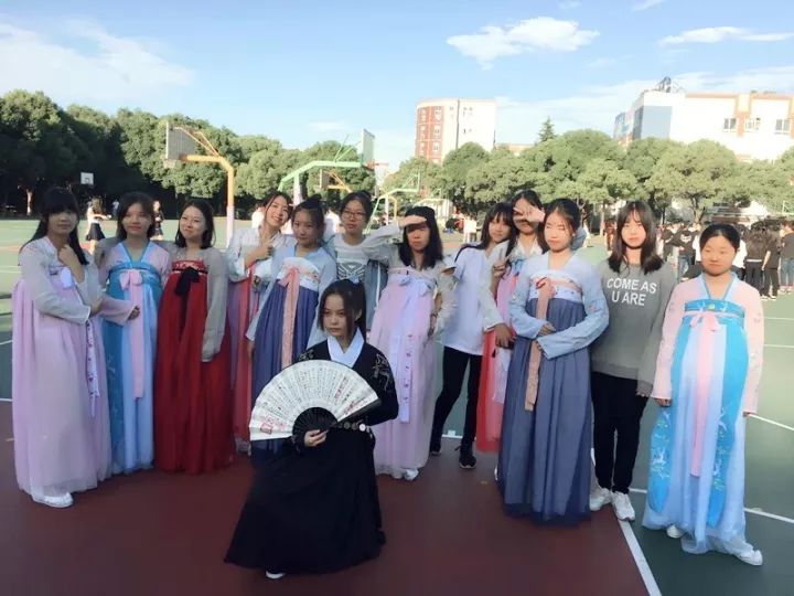 上海金苹果学校第十六届秋季运动会集锦