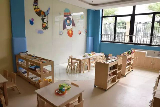 上海学乐星幼儿园教室一角