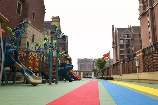 上海学乐星幼儿园室外活动场地