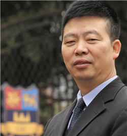 牛津国际公学成都学校Charlie Peng  学校校长