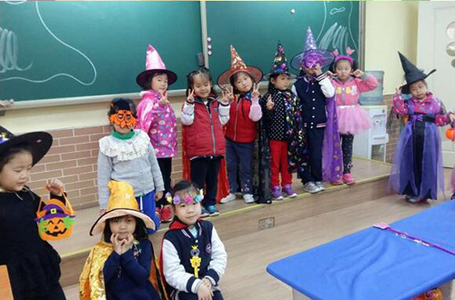 北京中关村外国语学校圣诞活动