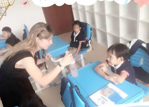 北京中关村外国语学校英语课堂