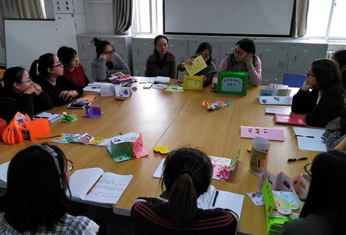 北京通州华仁学校小学部自制手工作品展卖活动