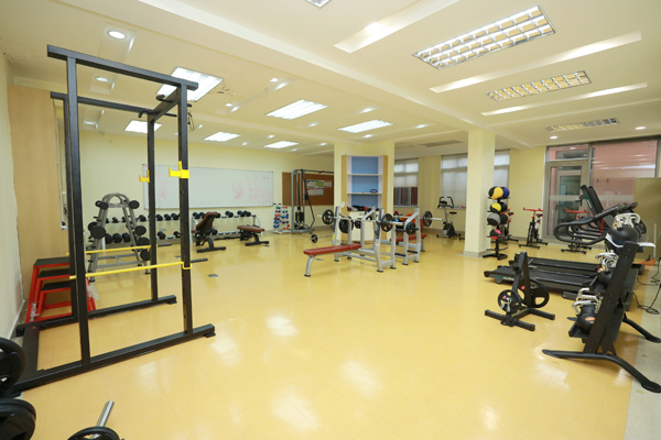上海教科实验中学健身房
