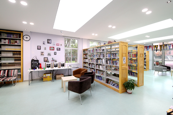 上海教科实验中学图书馆