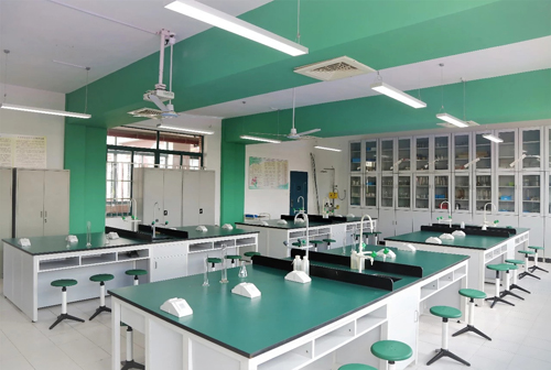 新建的化学实验室
