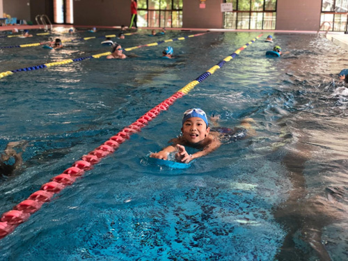 黑利伯瑞国际学校游泳课