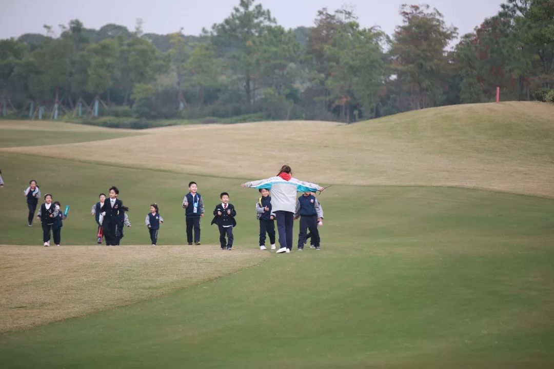  上海帕丁顿小学一年级高尔夫课程体验纪实