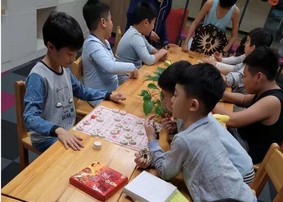 天津黑利伯瑞小学生活课堂