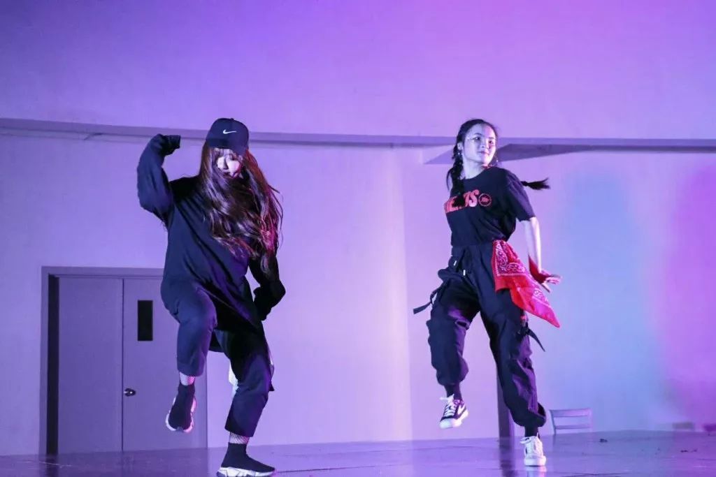 中加枫华国际高中部Dance12课程精彩展示