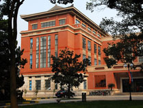 上海应用技术大学国际高中图书馆