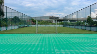 深圳博纳国际学校楼顶足球场