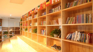 北京开放大学国际课程中心图书馆
