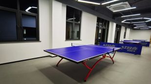 美国蒙特沃德高中上海分校乒乓球室
