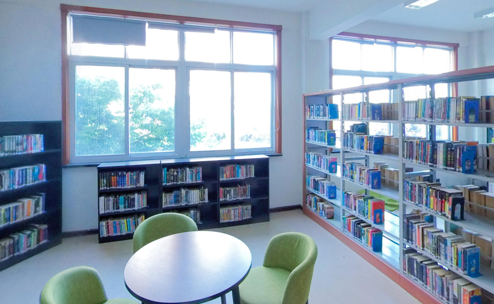 武汉枫叶国际学校图书馆.png