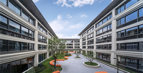 蓝润天使外国语实验学校