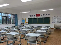 大厂中未学校教室