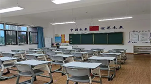 大厂中未学校教室