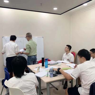 深圳市伊思顿公学初中国际课程